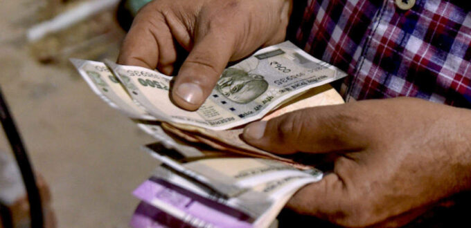 Rupee Is Asia's Worst Performer As Global Funds Shun India Stocks